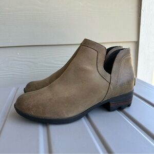 Sorel Lolla Cut Out Ankle Boots Taupe Gray Round Toe Size 6.5 Women’s Block Heel